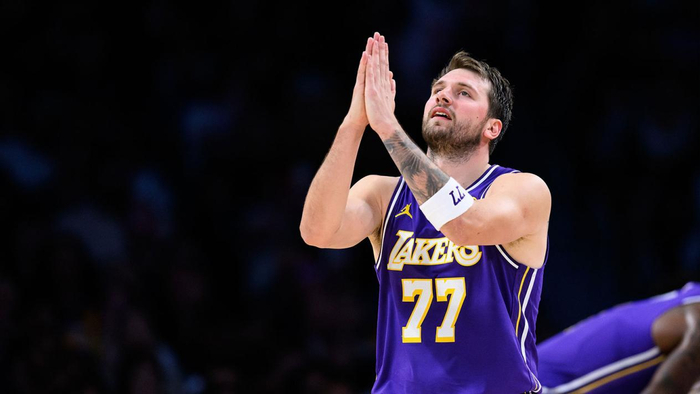 九游娱乐官方入口-NBA名记爆料：东契奇成湖人抢不到字母哥的关键原因！|里夫斯|吉安尼斯·安特托孔波|雄鹿|扬尼斯-阿德托昆博|俄克拉荷马雷霆队_新浪体育_新浪新闻